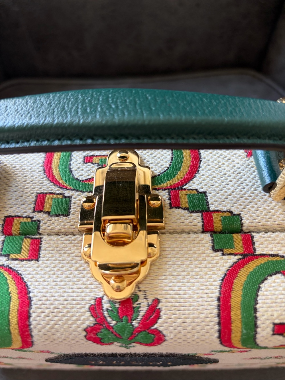 Gucci Cream Canvas Top-Handle Bag with Green and Red GG Motif - Picture 5 of 10
